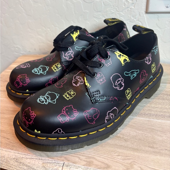 ✅HELLO KITTY & FRIENDS 1461 SMOOTH LEATHER OXFORD SHOES new sold out size 8 - Picture 6 of 11